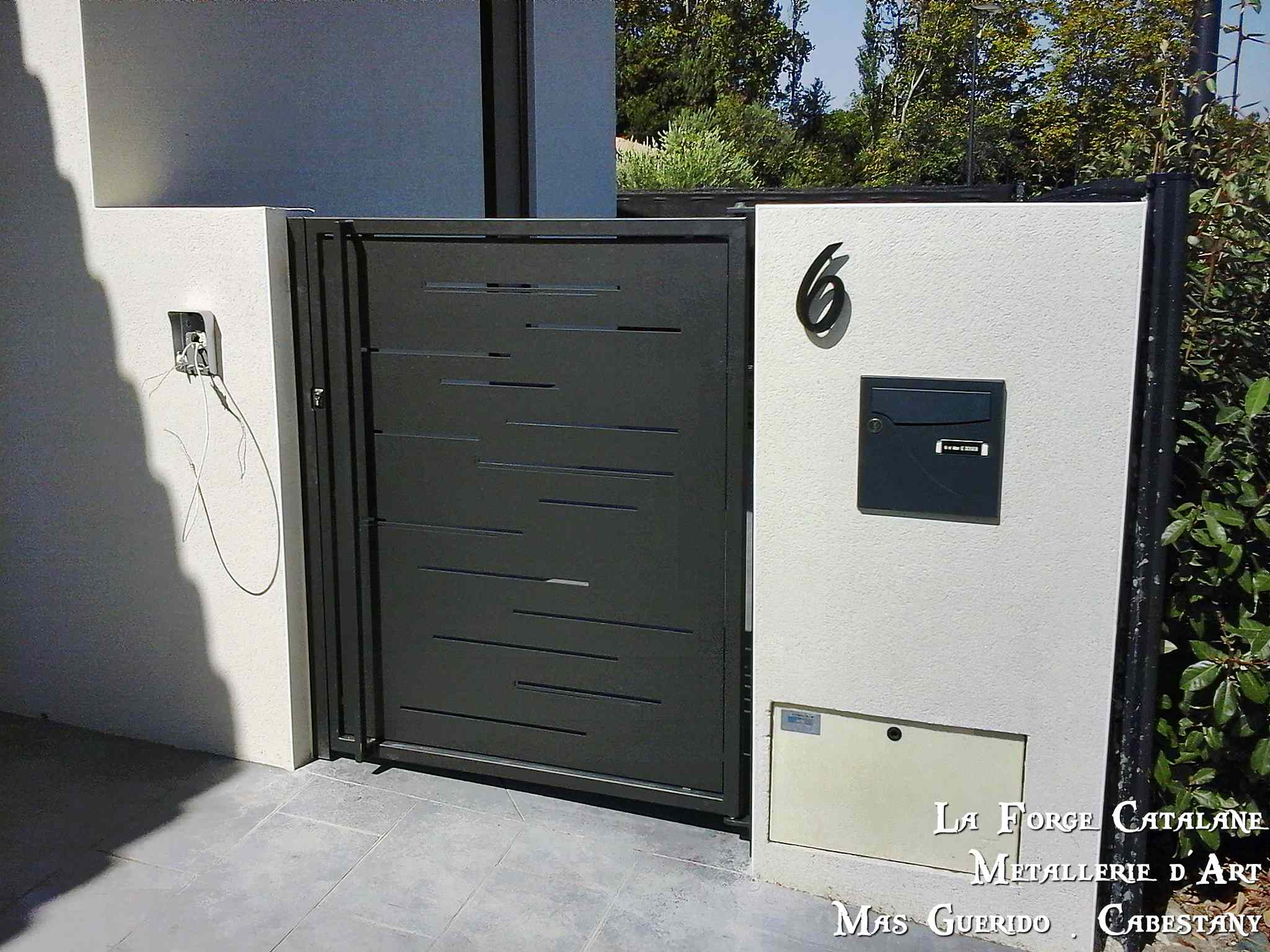 portillon numero maison decoupe laser trait horizontaux forge catalane.jpg